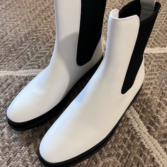 VINCE. Cecyl Chelsea Boot sz 6.5M - Picture 4 of 8
